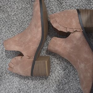 Women's Pink Ankle Boots
